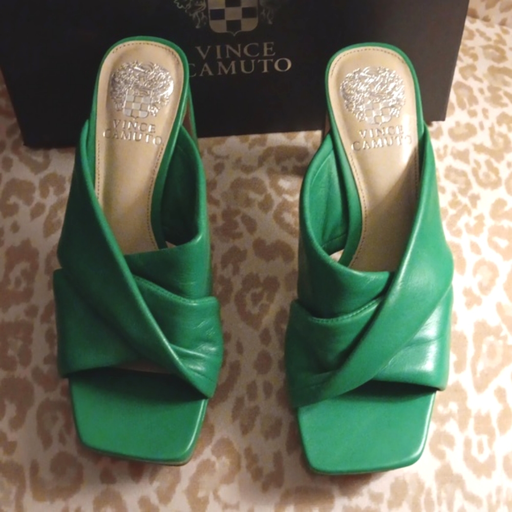 WOMENS VINCE CAMUTO SANDALS